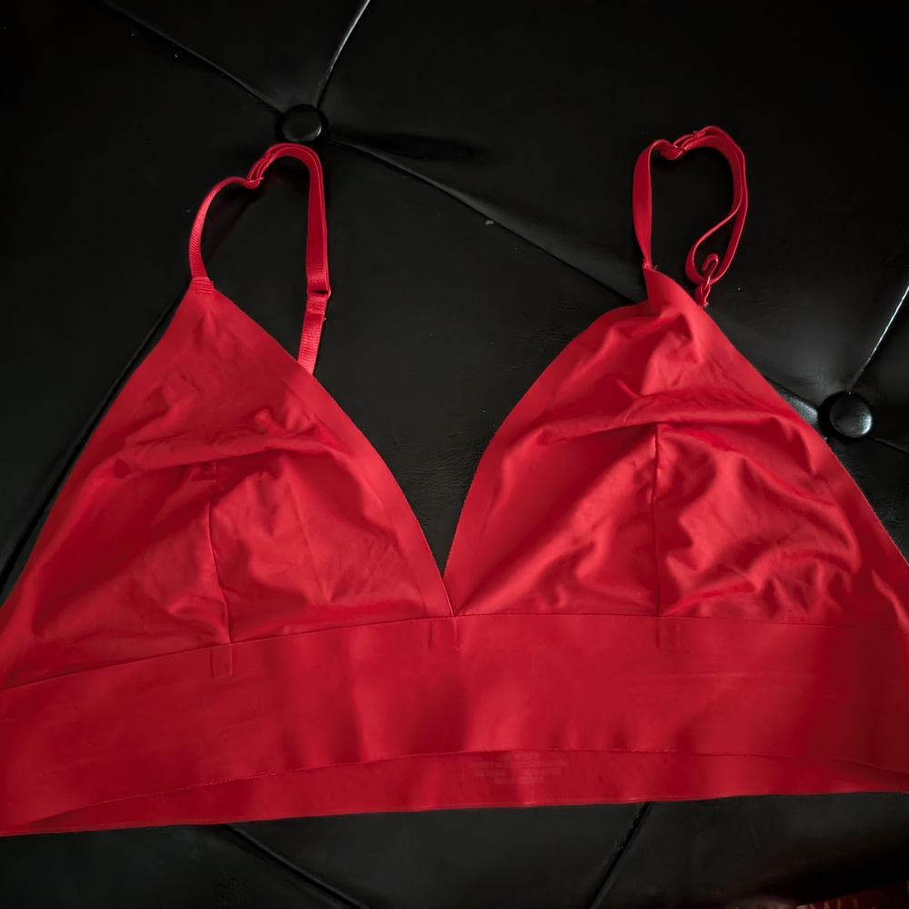 Red Seamless Triangle Bra with Adjustable Straps